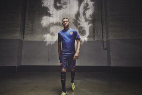 2026世界杯-Faker宝刀不老！逆天操作爆冷掀翻RNG，全场沸腾见证传奇