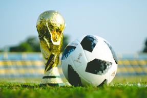 2026世界杯-欧洲之王归来！东契奇天神下凡，一人击溃巴萨豪阵，高光时刻引爆全场！